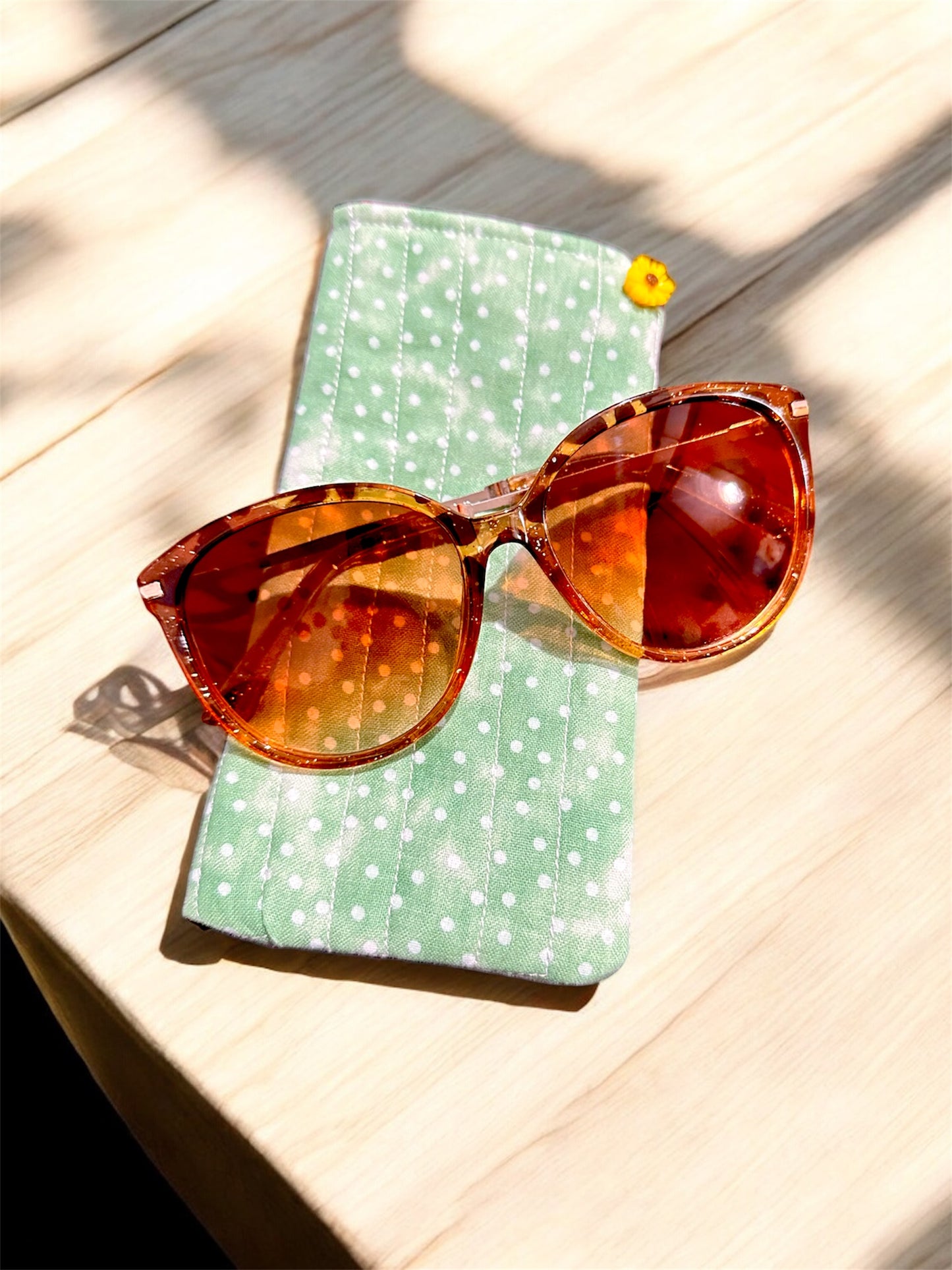 Green and white polka dot soft fabric glasses case